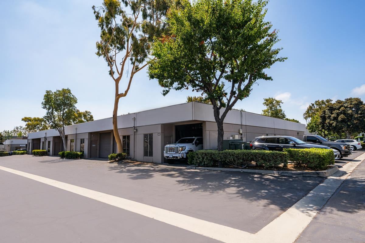 1,067 SF Office Space in Signal Hill, CA Photo